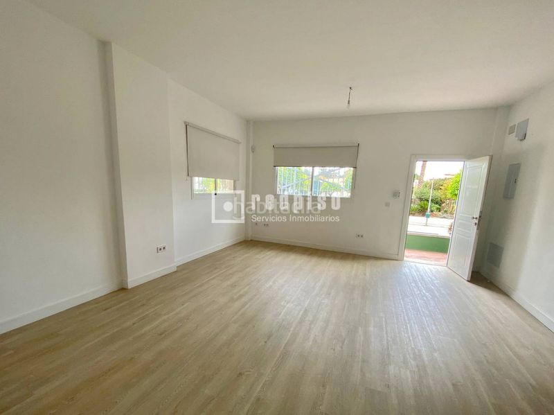 Foto 98dedd6f-6e18-4bd3-a986-f9302d24e9fb. Apartament amb piscina a El Consul - Ciudad Universitaria - El Romeral Málaga