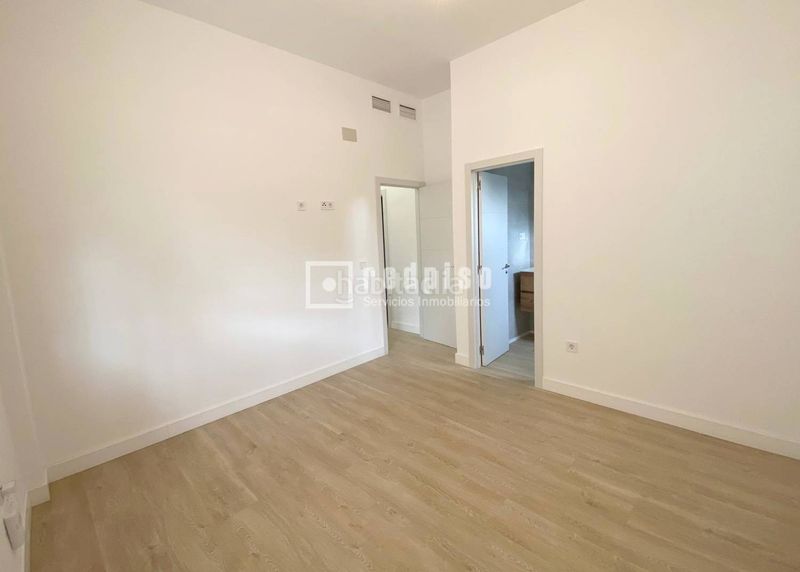 Foto 9a3a49c3-9912-4d22-af3a-38fe100eaa6a. Apartament amb piscina a El Consul - Ciudad Universitaria - El Romeral Málaga