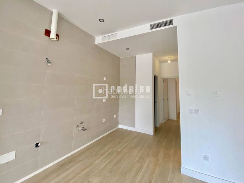 Foto cec23300-3782-46b4-8fe3-3e8fec1c42ed. Apartament amb piscina a El Consul - Ciudad Universitaria - El Romeral Málaga