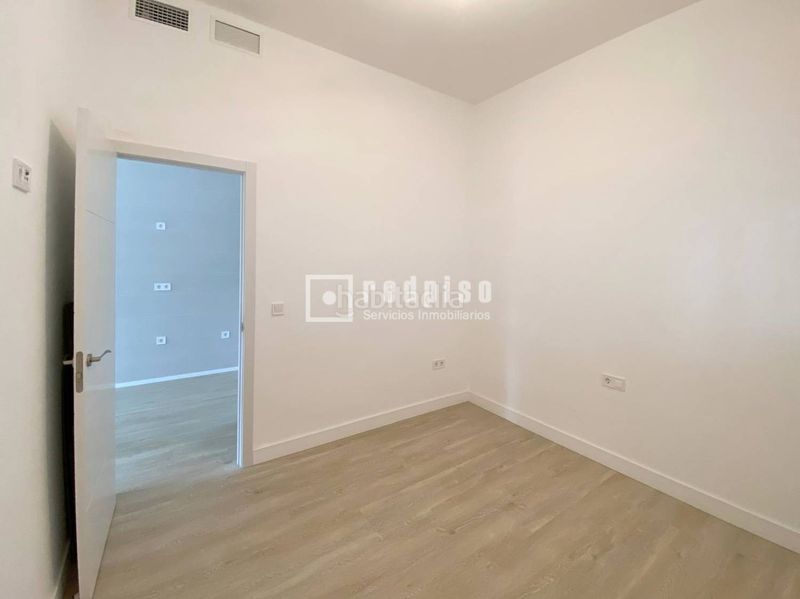 Foto e4e4f4cd-41ec-4426-9ab3-85b485719c41. Apartament amb piscina a El Consul - Ciudad Universitaria - El Romeral Málaga