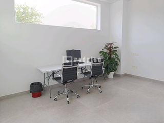 Lloguer Local Comercial a El Consul - Ciudad Universitaria - El Romeral. Localoficina de alquiler en c maria casares teatinos