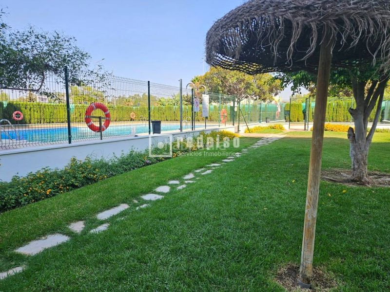 Foto 885cfcb3-bec0-496e-9941-2800dda5e17c. Pis amb calefacció piscina a El Consul - Ciudad Universitaria - El Romeral Málaga