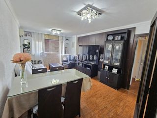 Etagenwohnung in El Consul - Ciudad Universitaria - El Romeral. Venta de piso en el consul