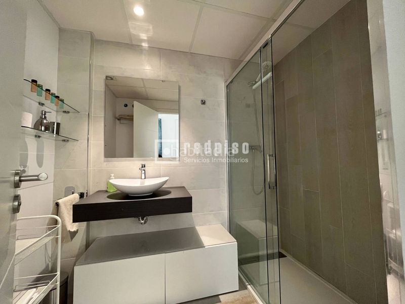 Foto b578ddfc-b0a4-4b80-b765-944e78903018. Lloguer àtic amb aparcament piscina a El Consul - Ciudad Universitaria - El Romeral Málaga