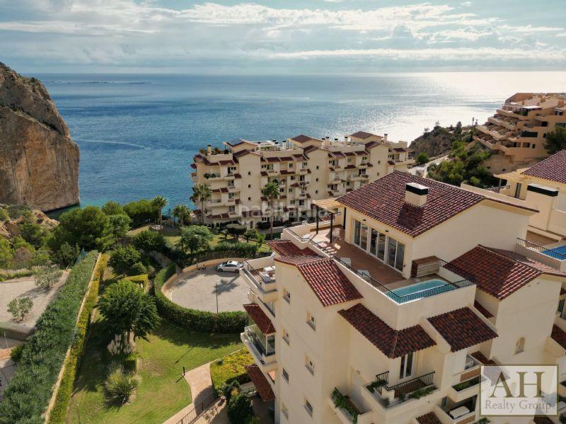 Foto e4131441-cf53-45dc-bbec-0690442e2a8e. Àtic a Mascarat Altea