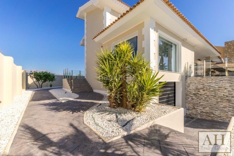 Foto 0d1943f1-a99e-4287-a8aa-cbece6a5d3f3. Casa en Pueblo-Ubanizaciones Alfàs del Pi (l´)