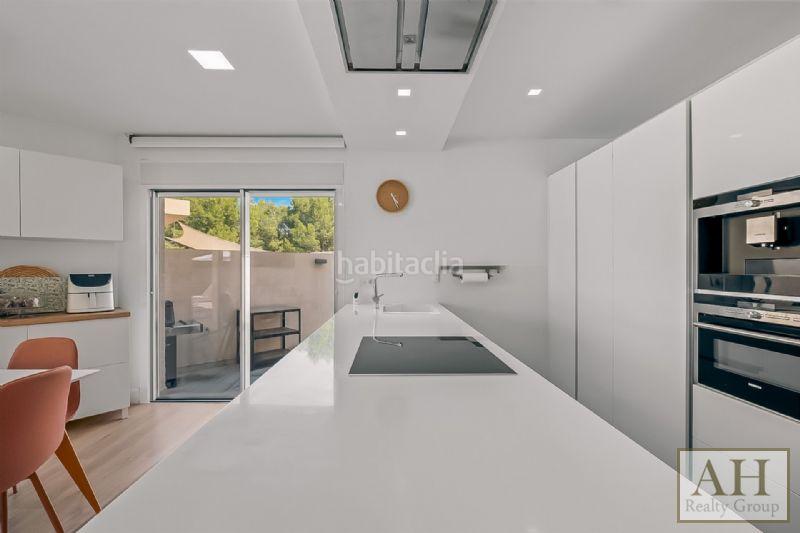 Foto de30f5b3-1e2a-4f8f-9744-d2291c2b5ccb. Casa adosada en Pueblo-Ubanizaciones Alfàs del Pi (l´)