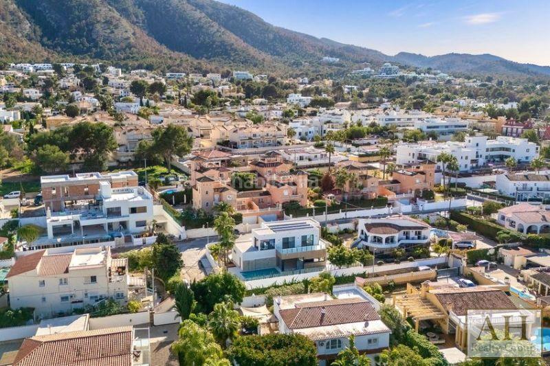 Foto d505d21c-306f-475e-b39d-480f18ac2b32. Casa con parcheggio in L´Albir Alfàs del Pi (l´)