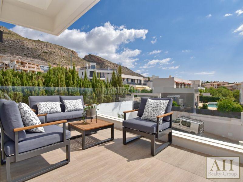 Foto 2a51fac5-8cfa-4a8d-bd54-94b102552370. Maison dans Finestrat pueblo Finestrat