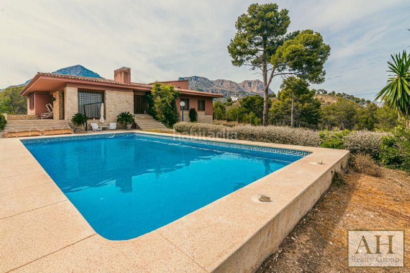 Foto e46b4d07-2294-4efb-83df-b565936de9e6. Casa en Coloma Nucia (la)