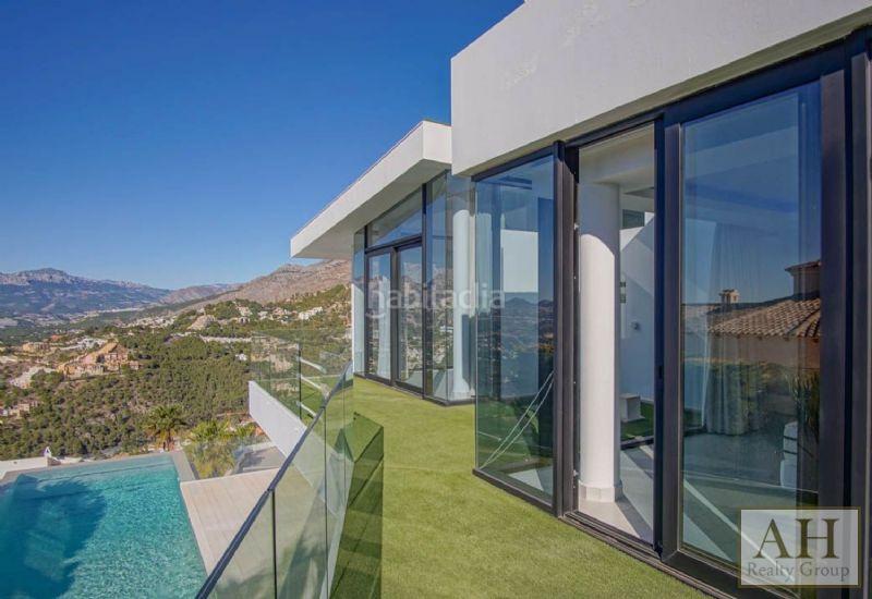 Foto dee02ae4-c25f-42ba-bf51-94f135f14471. House with parking in Altea hills Altea