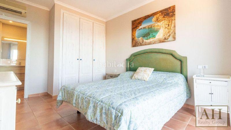 Foto ced6f8e7-6c60-4a9a-9d47-8d2e000578c7. Casa adossada a Altea hills Altea