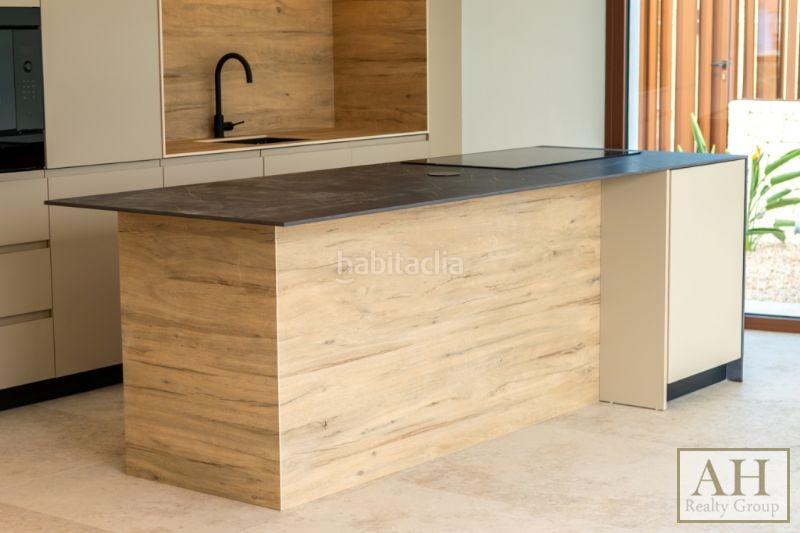 Foto 2d347d14-0e3c-43c2-9b63-bfb9997a1580. House with parking in Gran Sol Calp