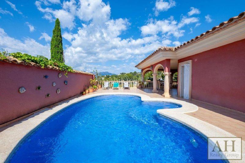 Foto be1cf1a7-2e1c-433f-aa04-2fa29443d4b2. Casa con parcheggio in Altea la vella Altea