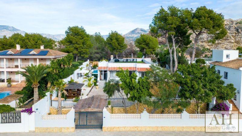 Foto e063cbec-ded9-4078-beeb-bf72dbaec091. Haus mit parking in Altea ciudad Altea