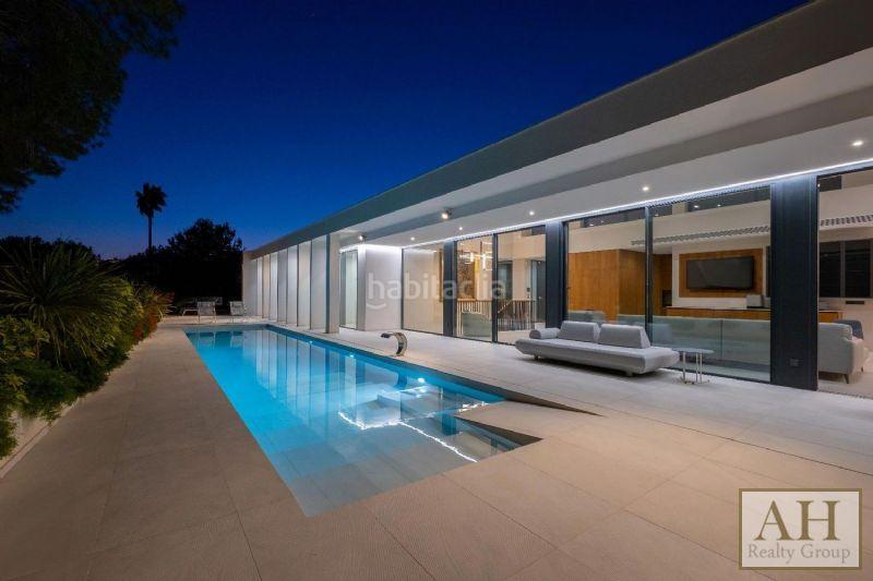 Foto 2100eb73-43b0-43c4-890d-1e8c6a99ab23. House with parking in Mascarat Altea