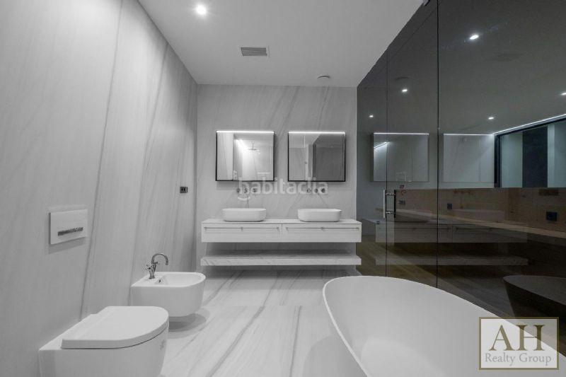 Foto 68cb87e4-10da-4627-9109-d6f8710f9d8a. House with parking in Mascarat Altea