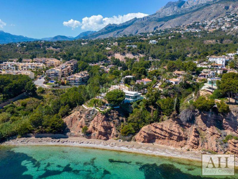 Foto b7a71679-fbac-4709-bb82-9adcd9ca4238. House with parking in Mascarat Altea