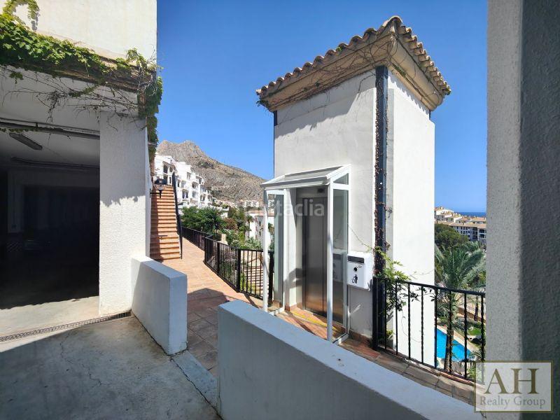 Foto debd92df-62db-4522-aa22-e2399e4c8e00. Apartment with parking in Mascarat Altea