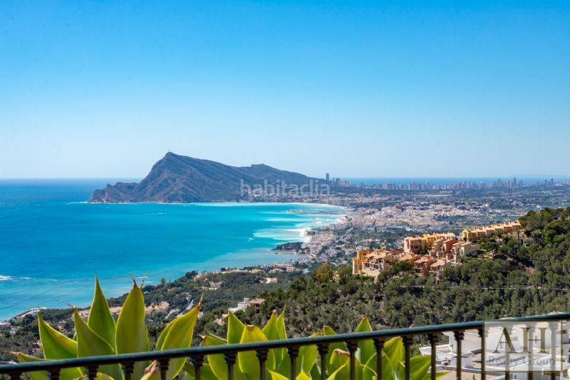 Foto b4a3b181-9955-48f2-9a6f-2cd061a5fb37. Àtic a Altea hills Altea