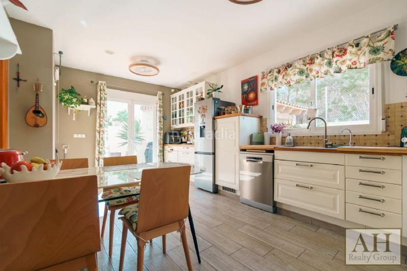 Foto 8511929b-f69e-4d6a-9a73-e0e896bd74c9. Casa con parcheggio in Pueblo-Ubanizaciones Alfàs del Pi (l´)