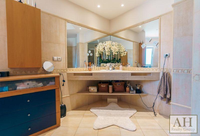 Foto db8aaaa5-89bf-4a5f-aadc-5b1dd5b85885. Casa con parcheggio in Pueblo-Ubanizaciones Alfàs del Pi (l´)