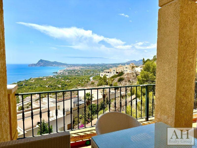 Foto 581855b0-3a8a-4745-b5f3-5f2e7d308b45. Reihenhaus mit parking in Altea hills Altea