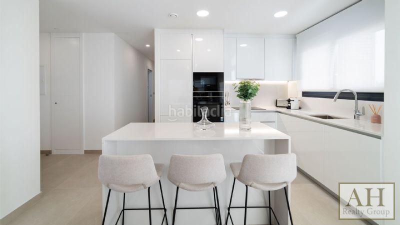 Foto a4319922-08da-48ed-8747-b19868f29d9f. Apartament amb aparcament a Playa Poniente Benidorm