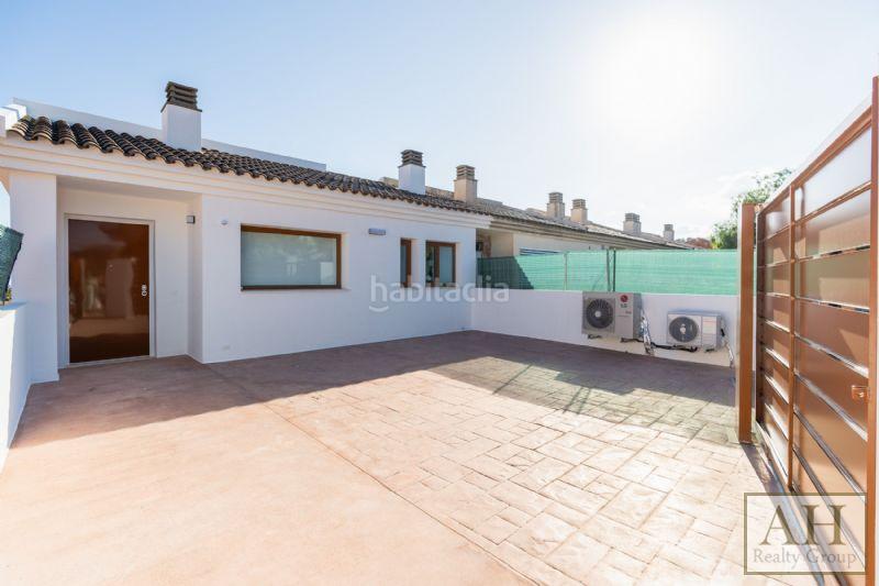 Foto a9d8ea97-e803-46f8-b91a-1f4af6d60ffe. Casa adossada amb aparcament a Montebello - Nou Espai Nucia (la)