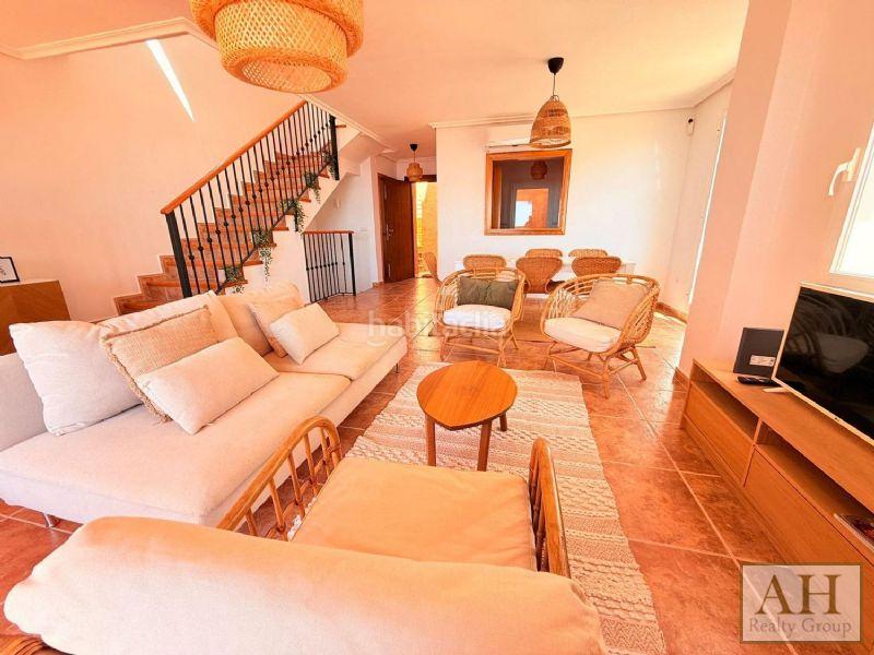 Foto 3c8df09f-baaa-4b64-b9bb-a8a3daef9727. Casa adossada amb aparcament a Maryvilla Calp