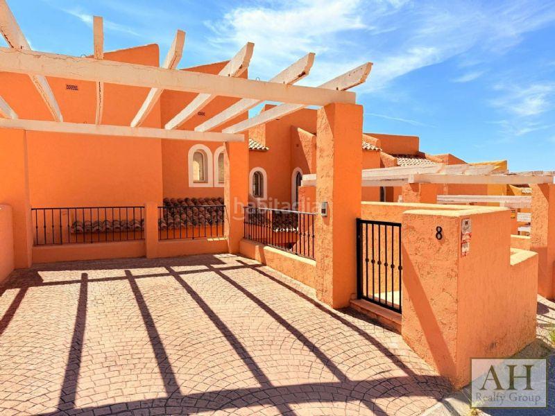 Foto c569a34f-fb42-477e-8576-35c8626250d6. Maison jumelée avec parking dans Maryvilla Calp