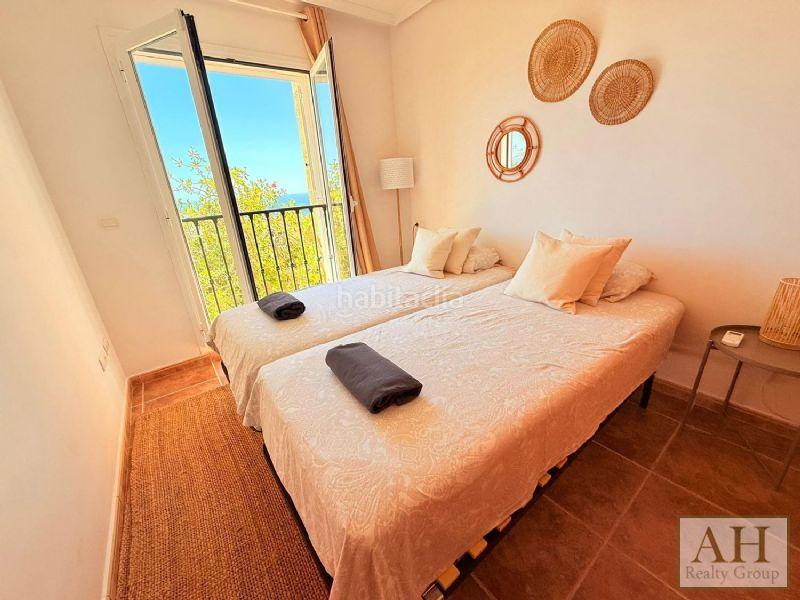 Foto 0b57477d-f26e-4691-855f-090fc101a307. Semi detached house with parking in Maryvilla Calp