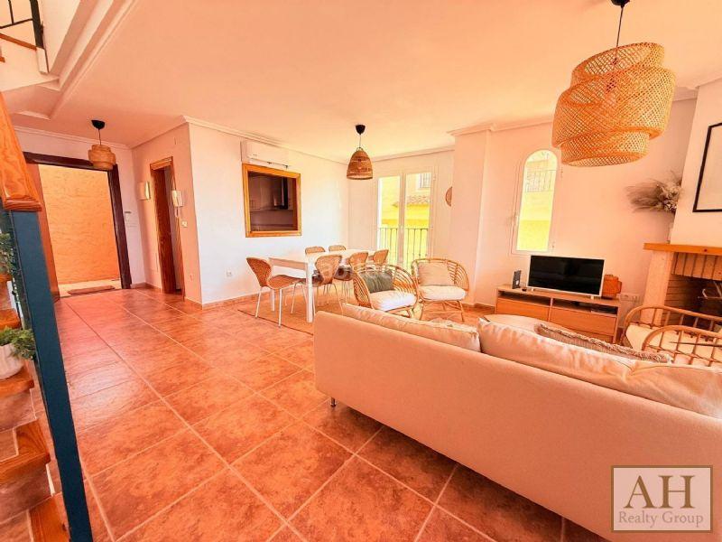 Foto 2d8e105b-4850-4cb6-93ca-c7c0fdb4693e. Semi detached house with parking in Maryvilla Calp