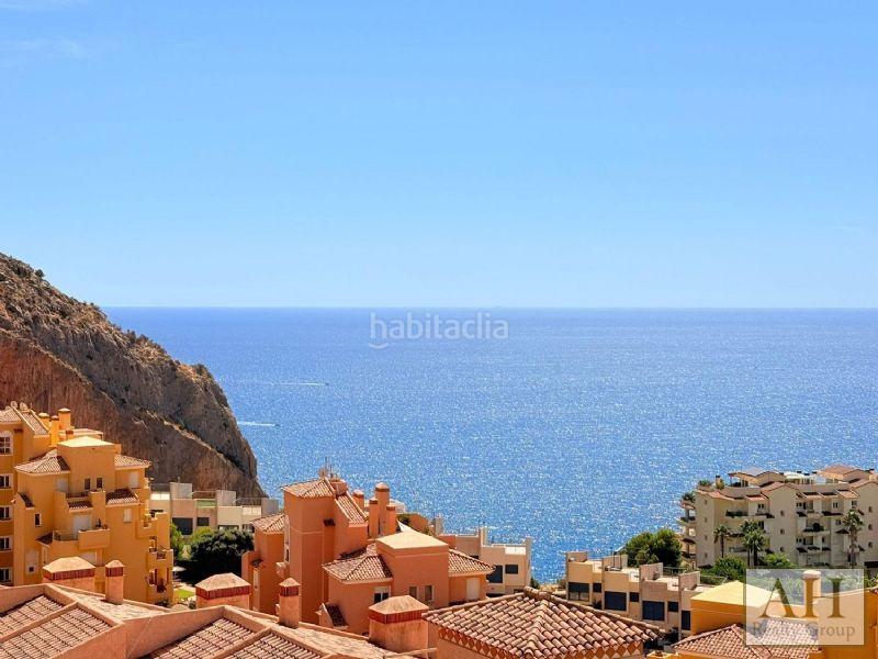 Foto 74d8f13d-d097-4b0b-b514-689e75df253e. Semi detached house with parking in Maryvilla Calp