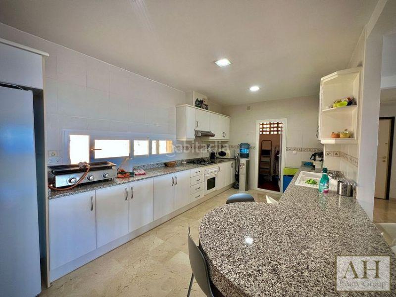 Foto f23077dc-9a25-42ba-b5ba-afb24dfa55b9. Attico con parcheggio in Altea hills Altea