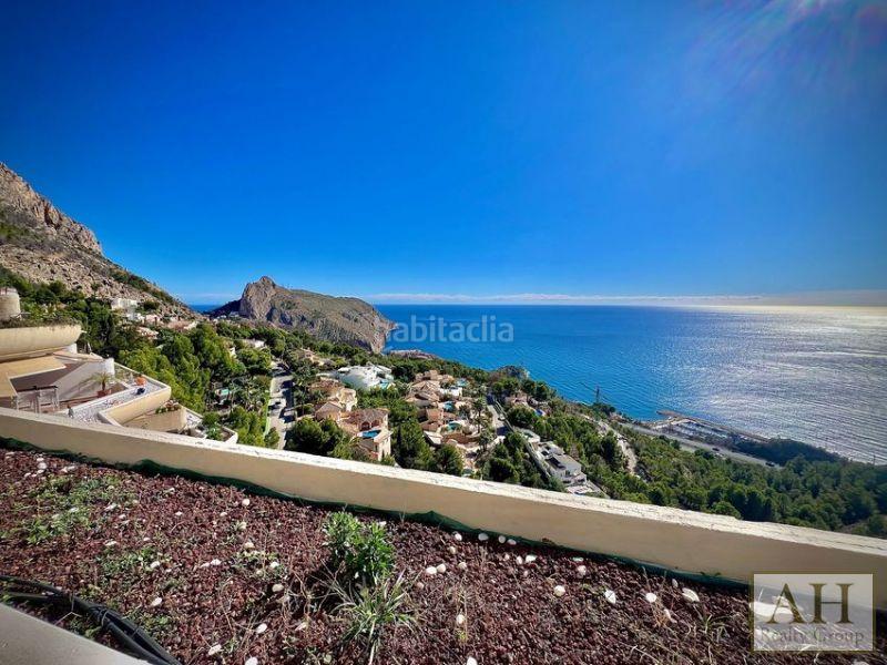 Foto 1de7c7a6-cc15-4be9-a221-4bc9cbe9646f. Attique avec parking dans Altea hills Altea