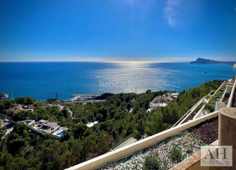 Foto 68bc08f7-8c14-47ce-a7c9-43e7bb9f63ef. Attique avec parking dans Altea hills Altea