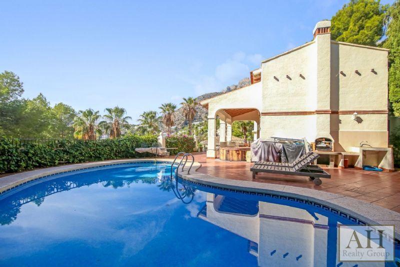 Foto 2b85f9a8-e4b1-4e01-b832-c4c87363d0a7. Casa con parcheggio in Altea hills Altea