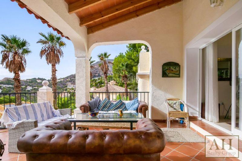 Foto 67e6edf7-a683-413d-aae0-6b998efa446f. Maison avec parking dans Altea hills Altea