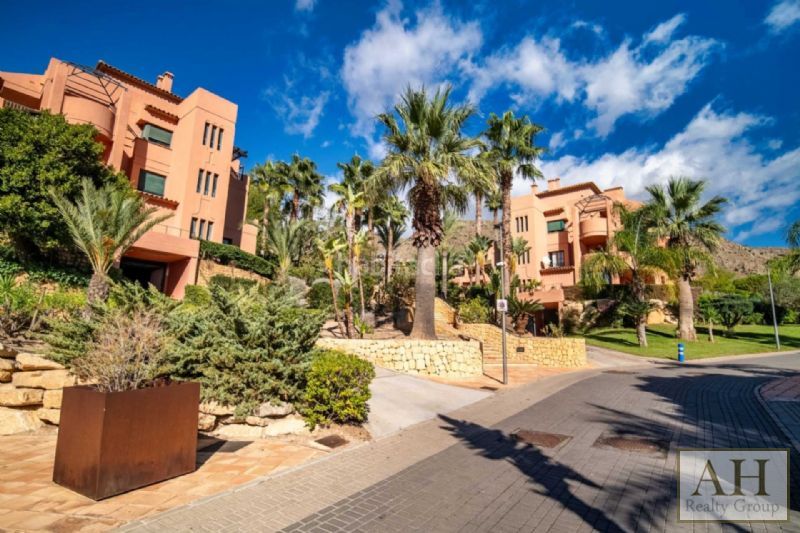 Foto 4cc6eddb-e2a8-4dbe-b77a-0d0043ad4558. Apartment in Golf Bahía Finestrat