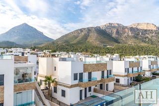 Semi detached house in La Paz