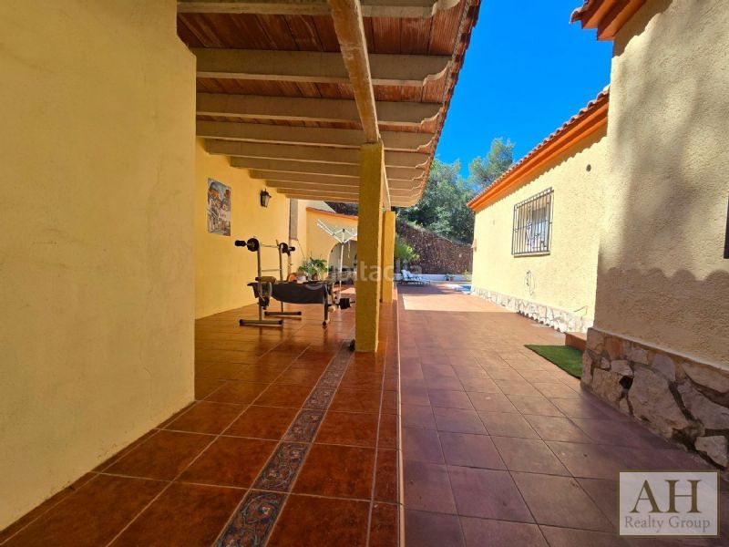 Foto 7e5f68d5-dff9-47fa-a150-6bb1b4615df9. Casa amb aparcament a Altea la vella Altea