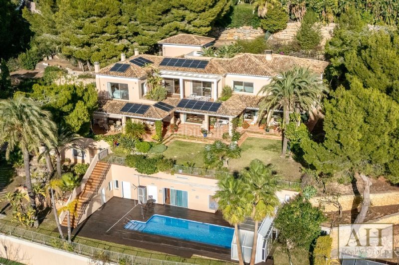 Foto ea589fa2-f423-4c2a-9a32-8d5cd19fc51a. Casa amb aparcament a Altea hills Altea