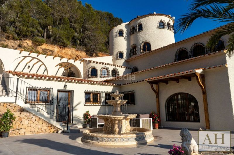 Foto b92dc57e-9f56-43ad-8821-7cb9af0a408c. Casa amb aparcament a L´Olla Altea