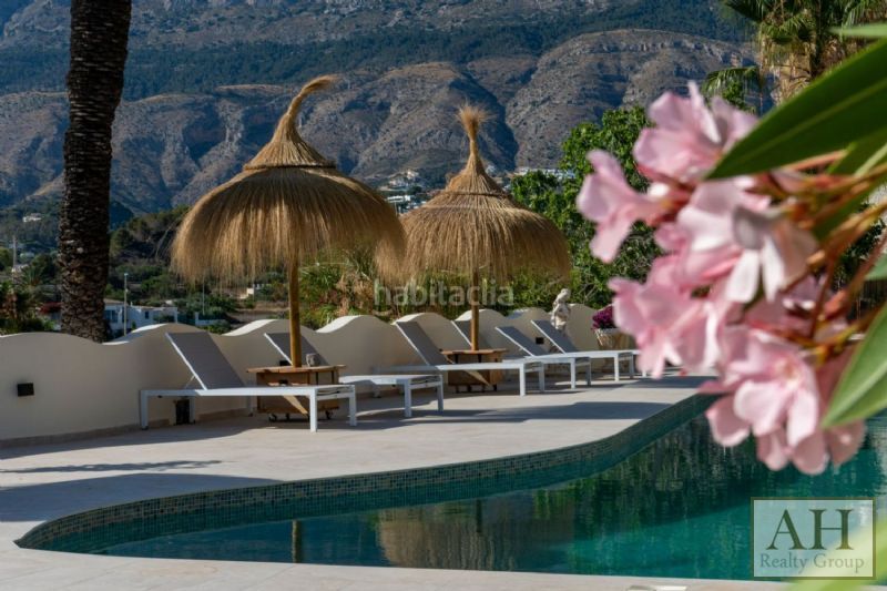 Foto f648f26b-9e21-4cec-87f8-72678b63a52c. Casa amb aparcament a L´Olla Altea