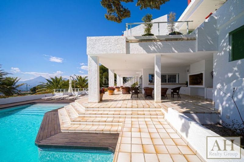 Foto be0f2cd5-5b48-44cf-b14a-59f32fc636aa. Casa amb aparcament a Altea la vella Altea