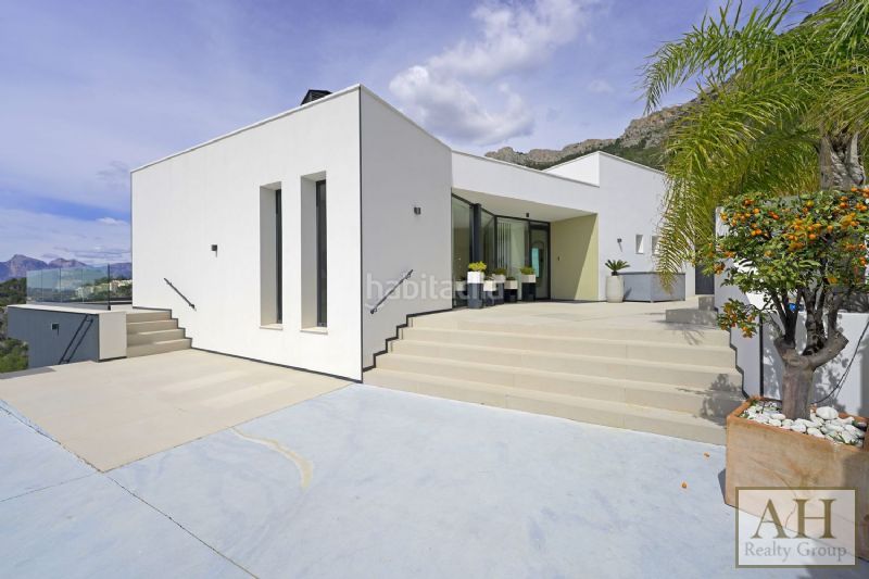 Foto 135f9d94-c2a9-4cee-9003-704569ab5f5a. Casa amb aparcament a Altea hills Altea