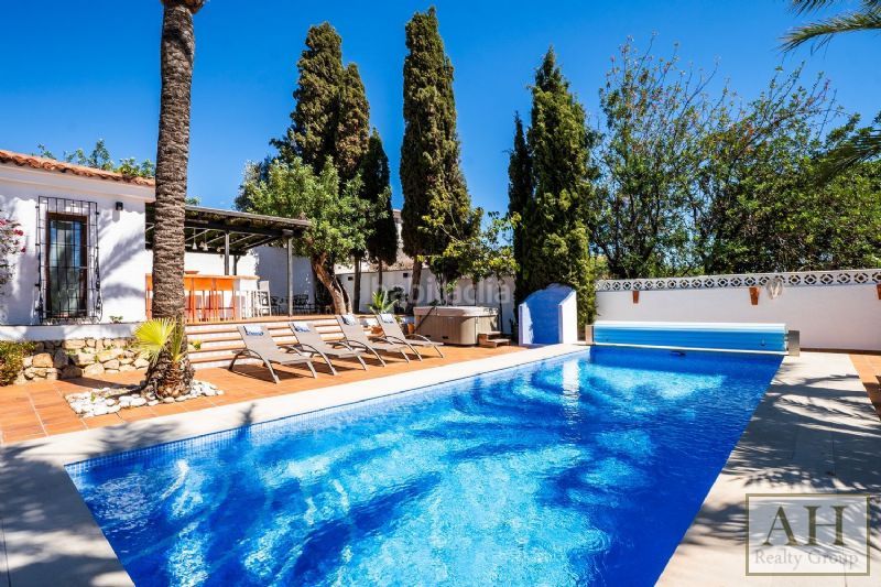 Foto 174ac5b3-1367-4634-987b-00c80cb713d5. Casa amb aparcament a Altea ciudad Altea