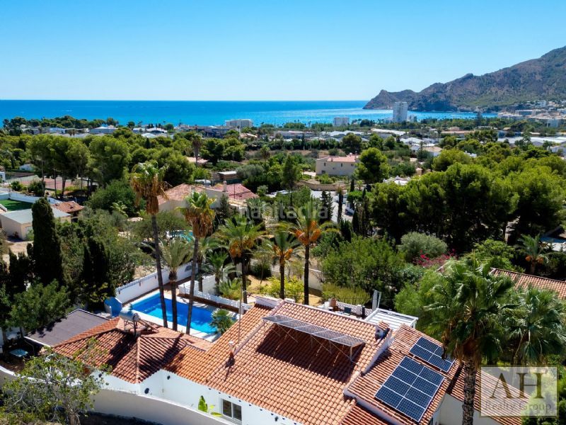 Foto 18c934f2-17b1-4abd-aa3e-f1ee3ba37c16. Casa amb aparcament a Altea ciudad Altea