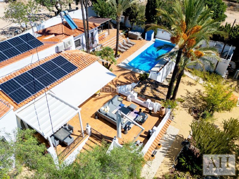 Foto 70da7394-de74-4bba-9de1-6ff0bdd05540. Casa amb aparcament a Altea ciudad Altea